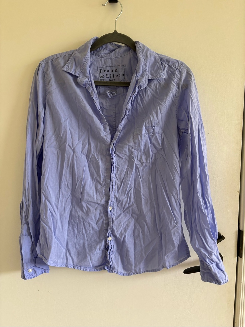 Frank & Eileen button-up shirt Barry style size medium *missing a button* - Picture 2 of 6